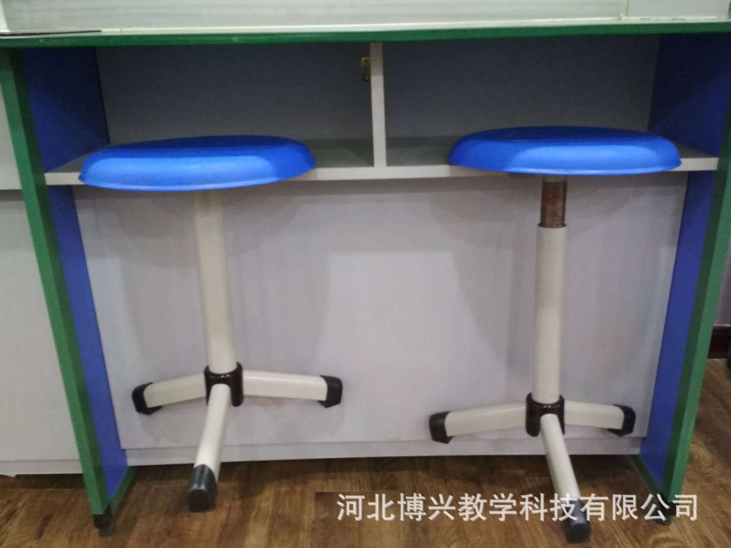 实验室学生凳